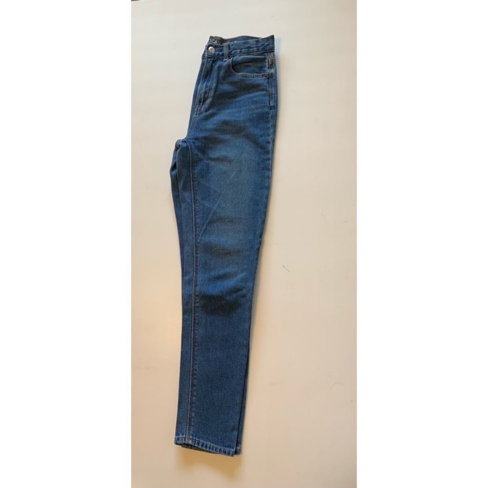 American Eagle - high rise / mom jean